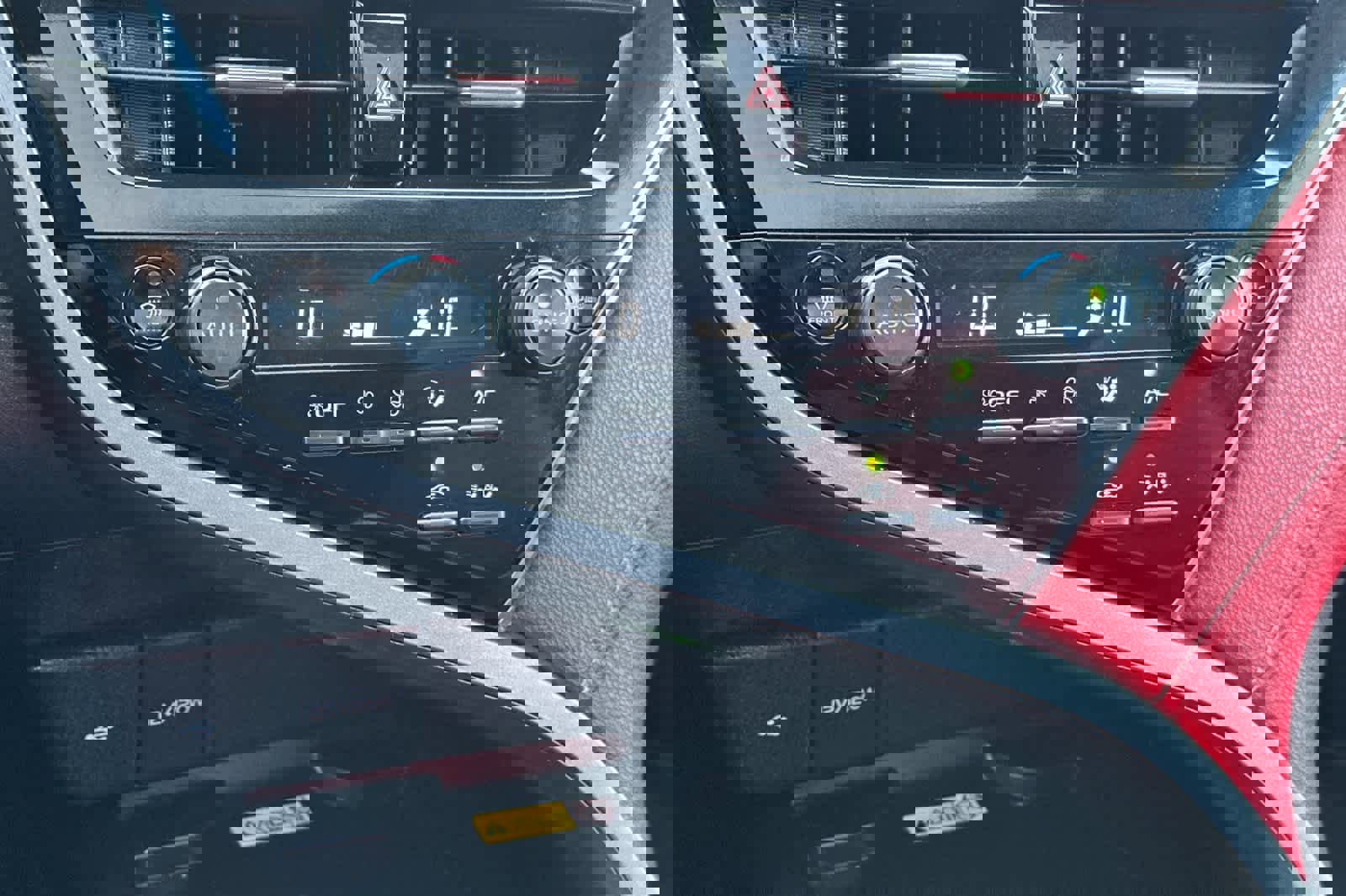 Used 2022 Toyota Camry XSE image 21