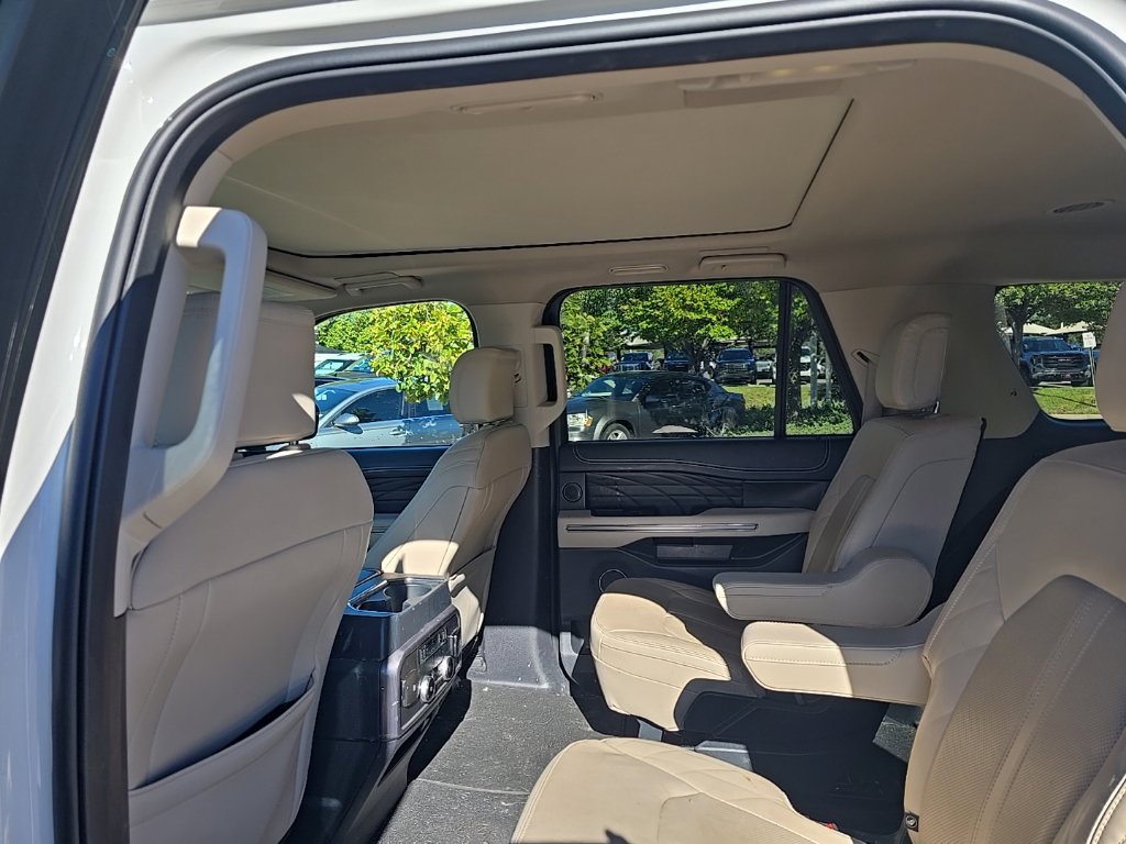 Used 2024 Ford Expedition Max Platinum AWD/4WD image 10