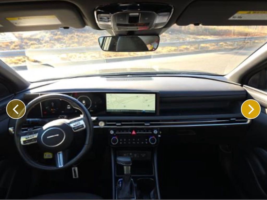 Used 2025 Hyundai Santa Cruz Limited image 9