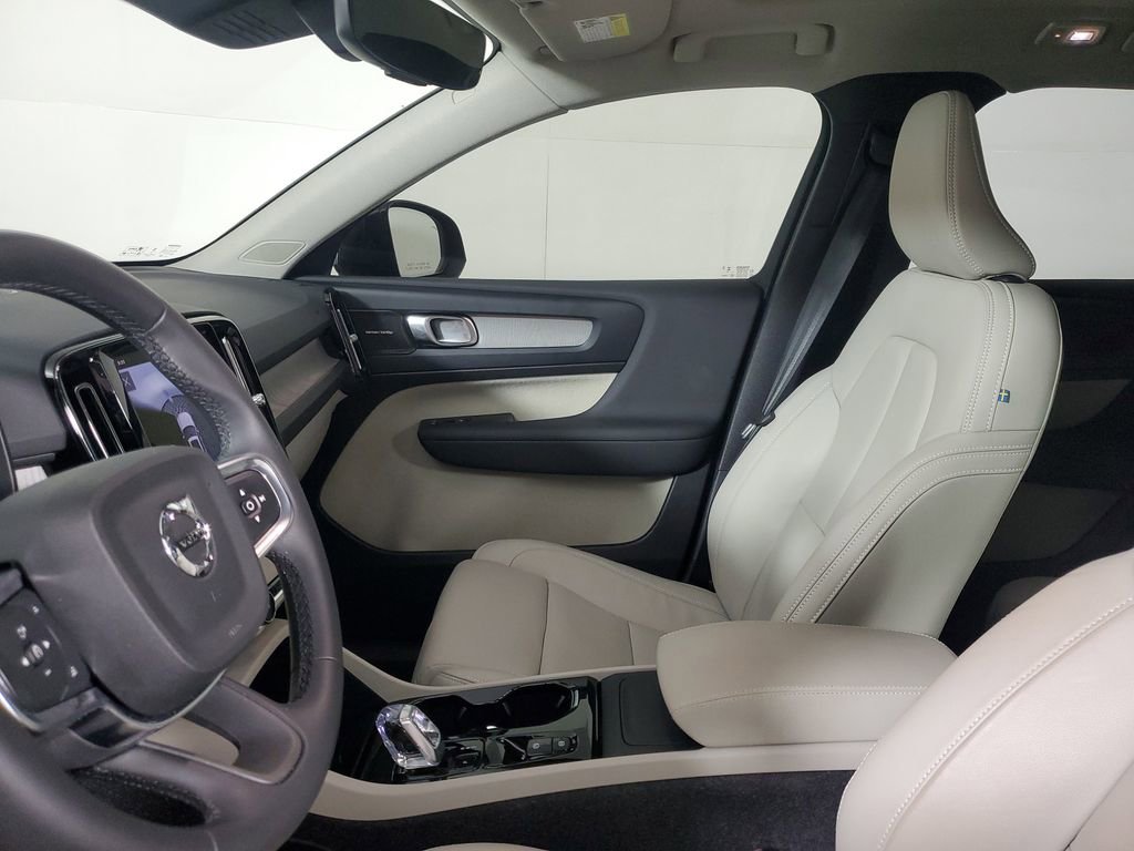 Certified 2026 Volvo XC40 B5 Ultra w/ Climate Package image 24