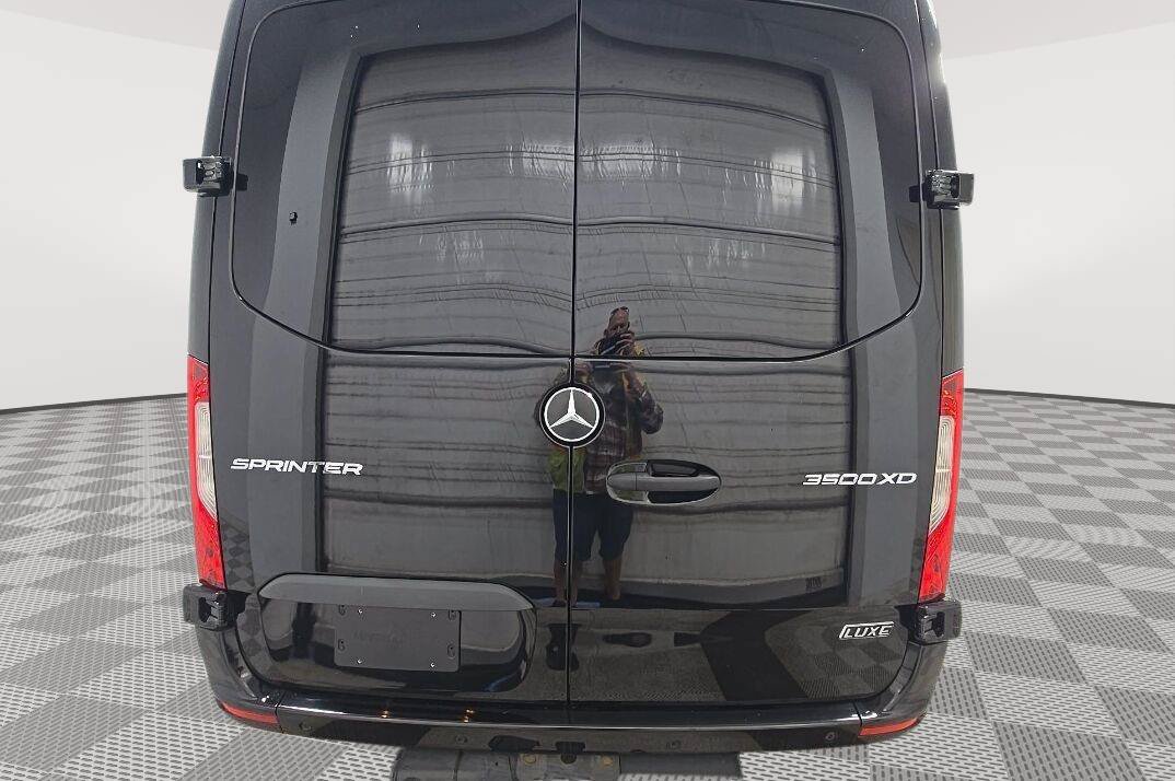Used 2023 Mercedes-Benz Sprinter 3500 image 24