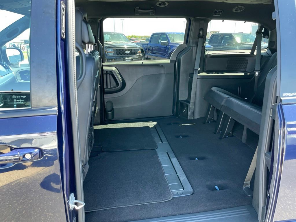 Used 2012 Dodge Grand Caravan R/T w/ Safety Sphere Group FWD image 46