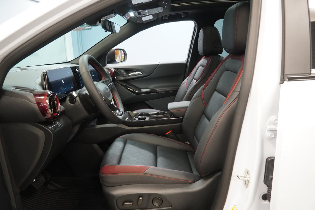 New 2027 Chevrolet Equinox RS w/ Safety and Technology Package AWD/4WD image 5