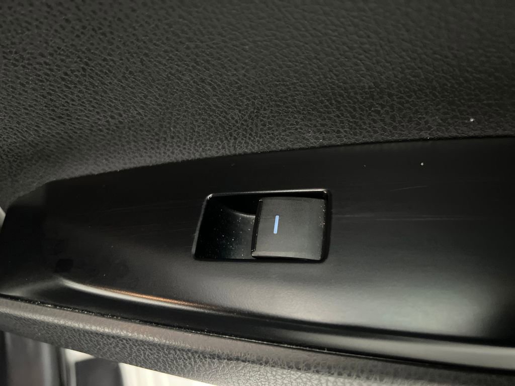 Used 2025 Toyota Camry SE image 18