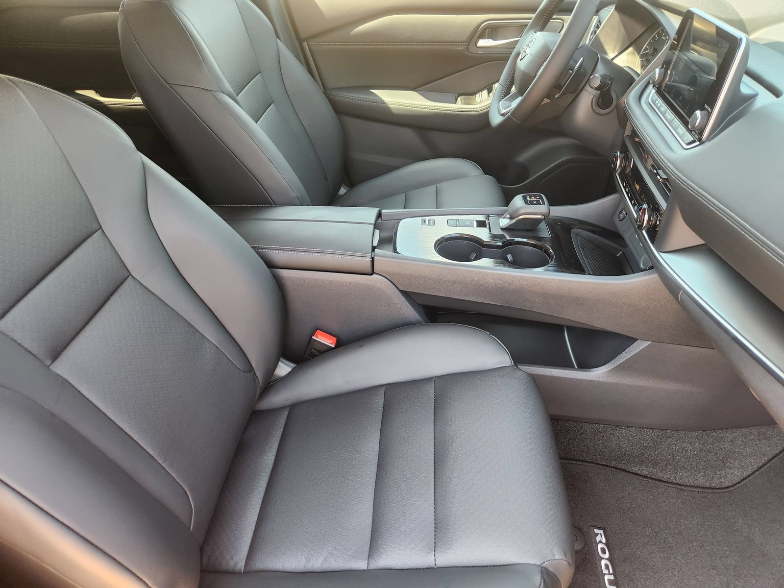New 2026 Nissan Rogue Dark Armor FWD image 13