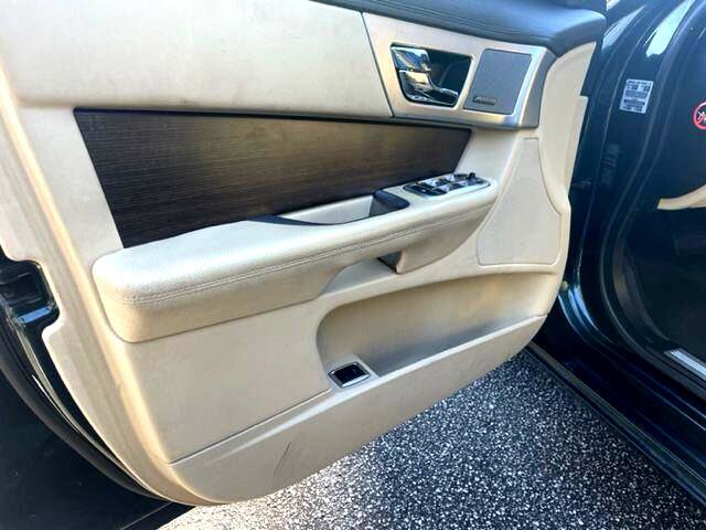 Used 2014 Jaguar XF 3.0 image 26