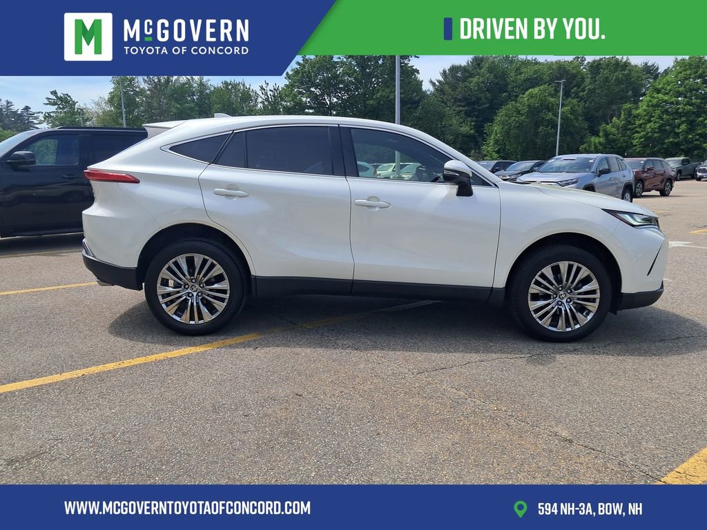 Used 2022 Toyota Venza AWD/4WD image 7