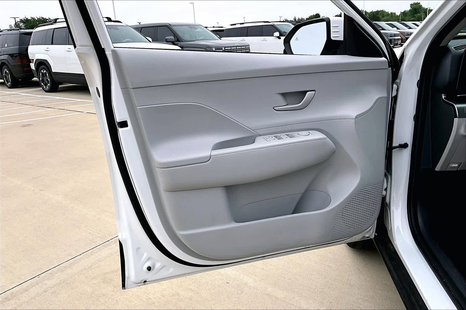 Used 2024 Hyundai Kona SEL w/ Convenience Package FWD image 20