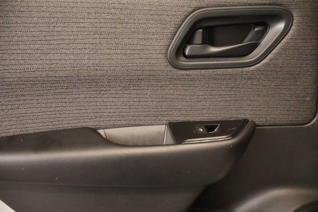 Used 2023 Nissan Rogue S image 28