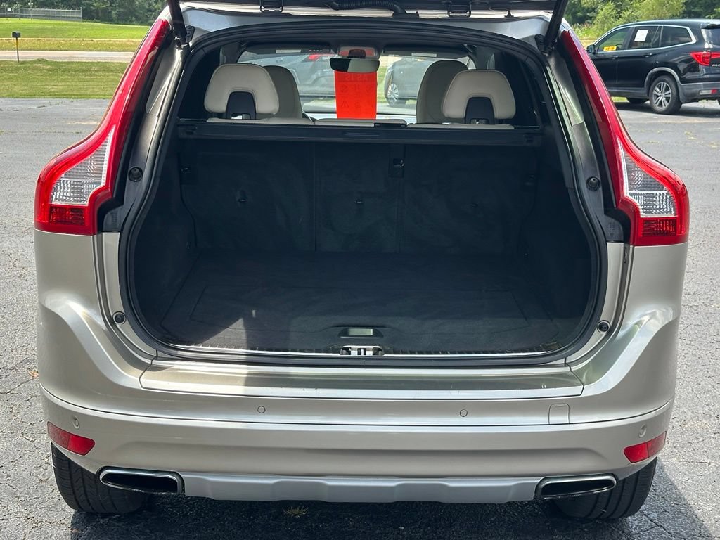 Used 2016 Volvo XC60 T5 Premier w/ Inscription Package FWD image 8