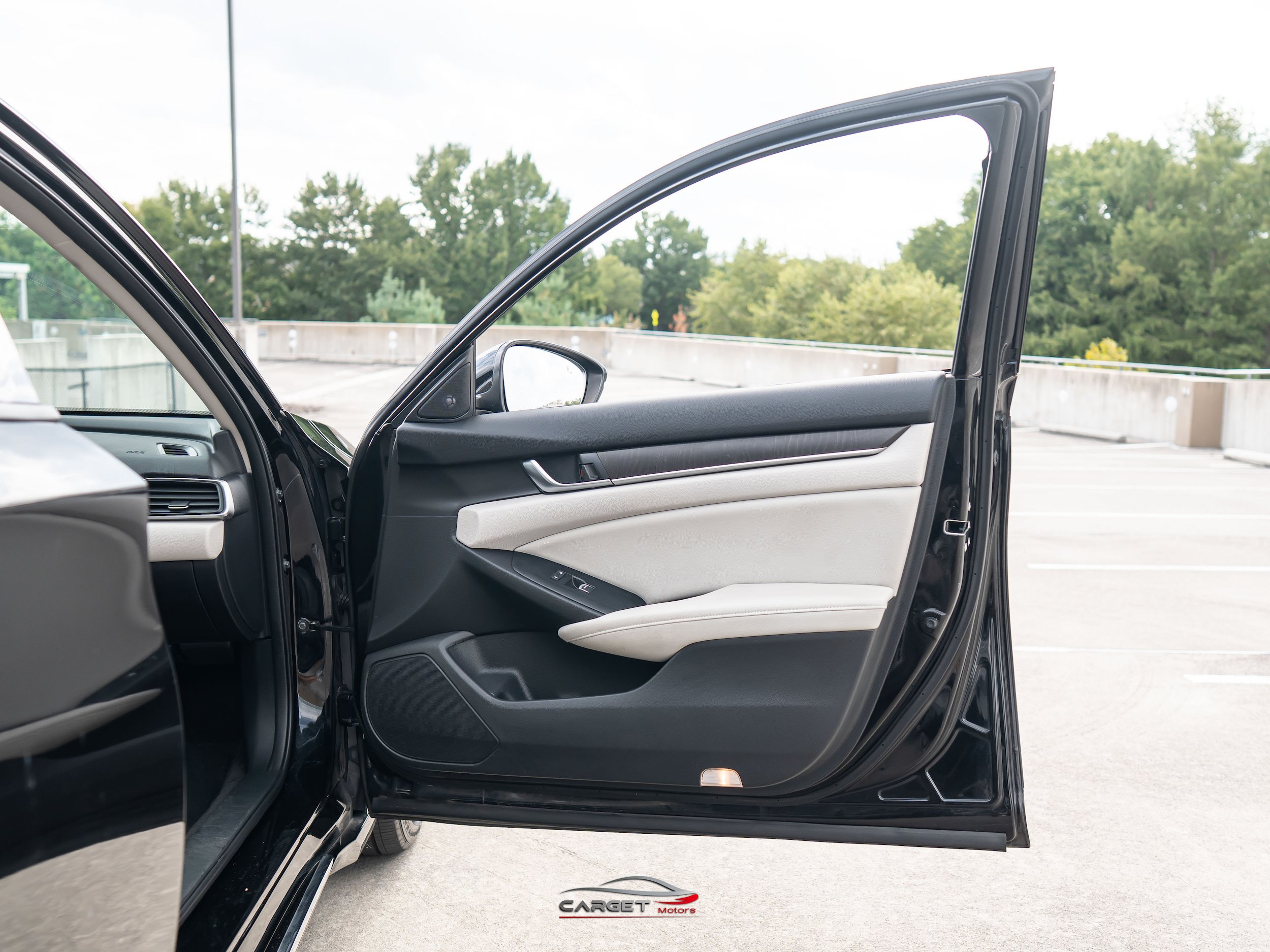 Used 2018 Honda Accord Touring image 43