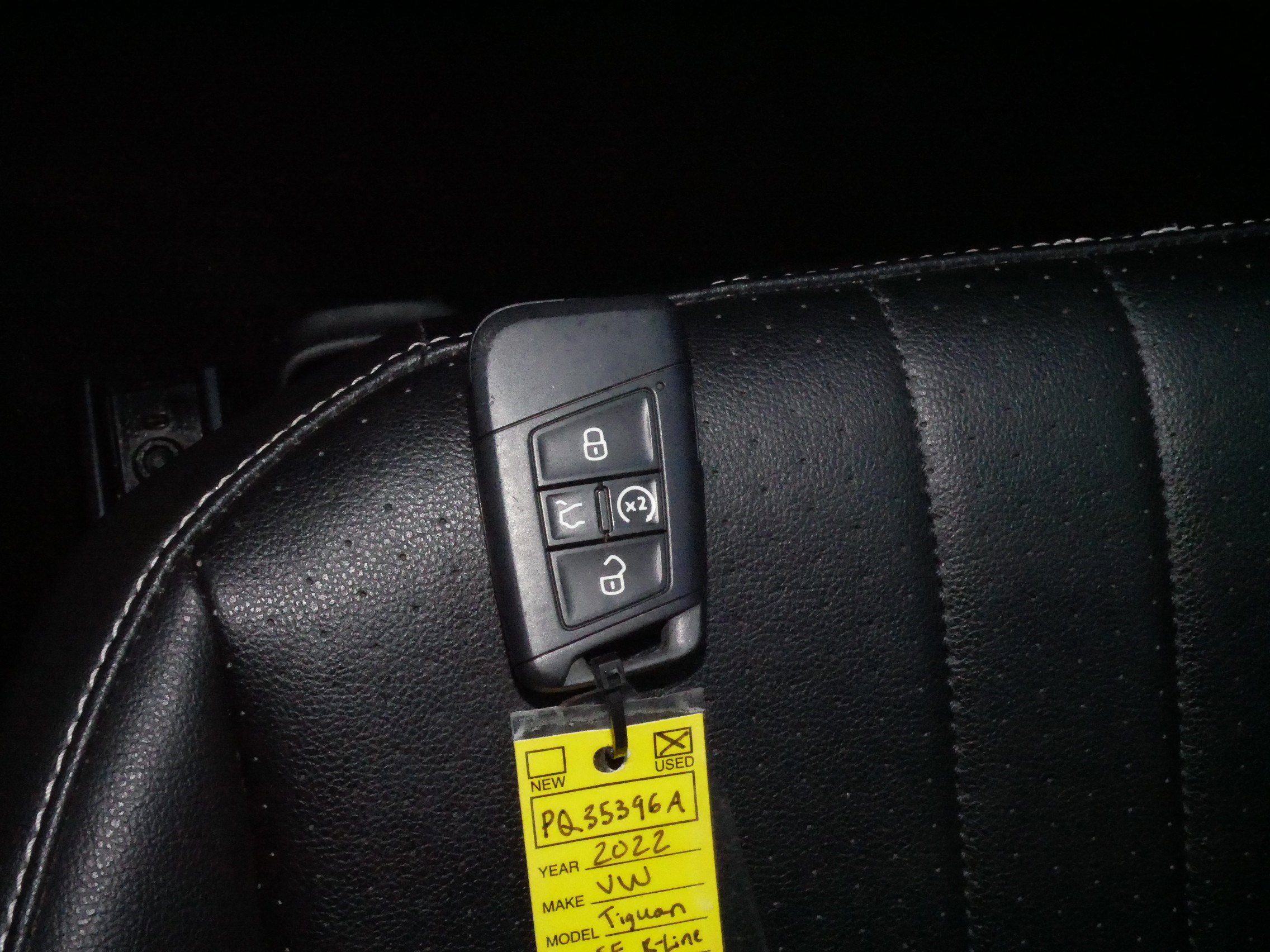 Certified 2022 Volkswagen Tiguan SE R-Line image 32