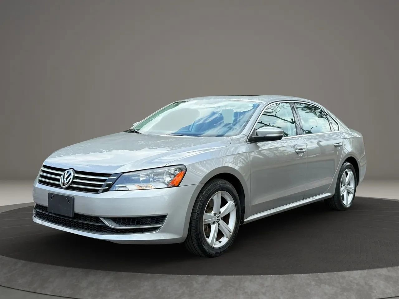 Used 2013 Volkswagen Passat 2.5 SE video 1