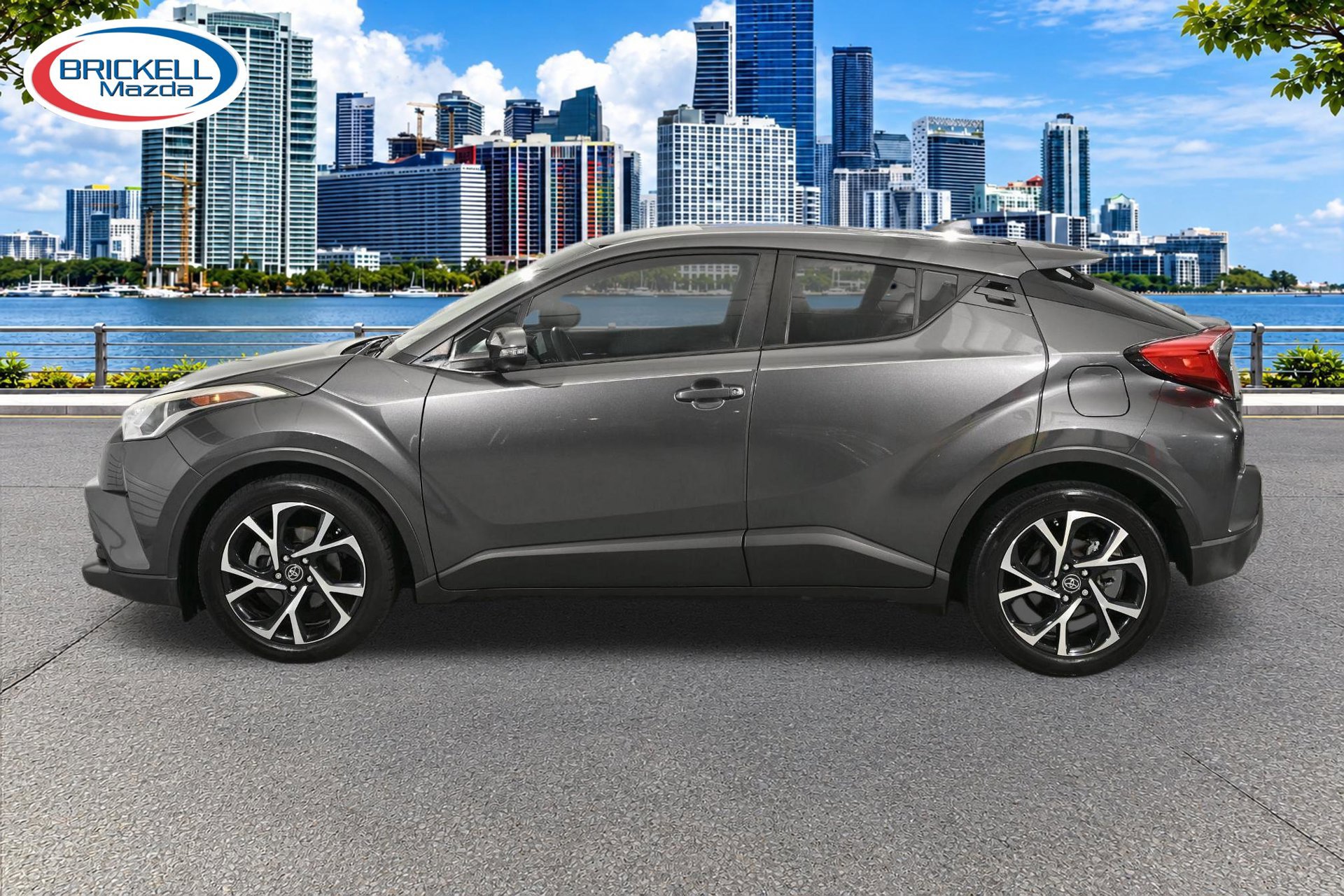 Used 2018 Toyota C-HR XLE FWD image 5