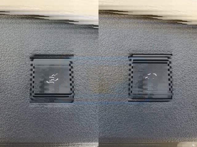 Certified 2024 Volkswagen Tiguan SE w/ Panoramic Sunroof Package image 8