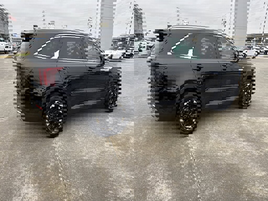 Certified 2025 Kia Sorento S w/ Panoramic Sunroof Package image 16