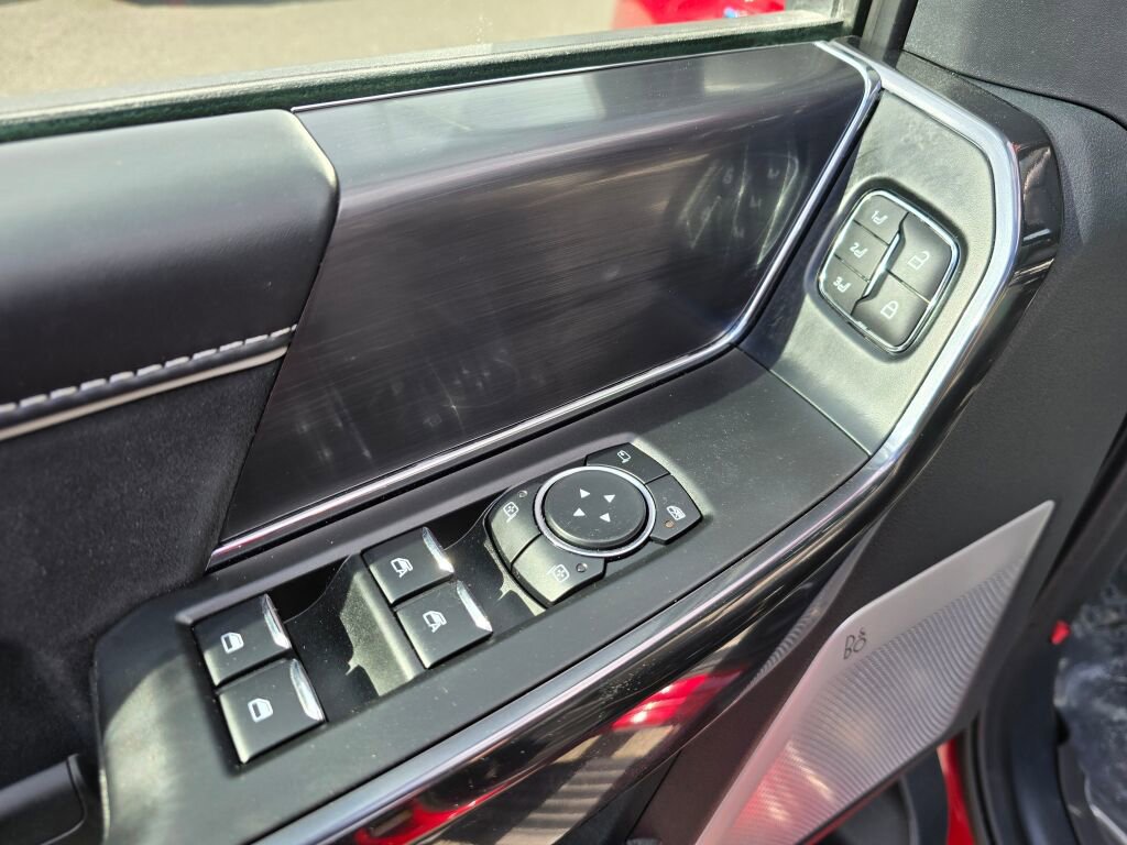 Used 2025 Ford F150 Lightning Platinum AWD/4WD image 17