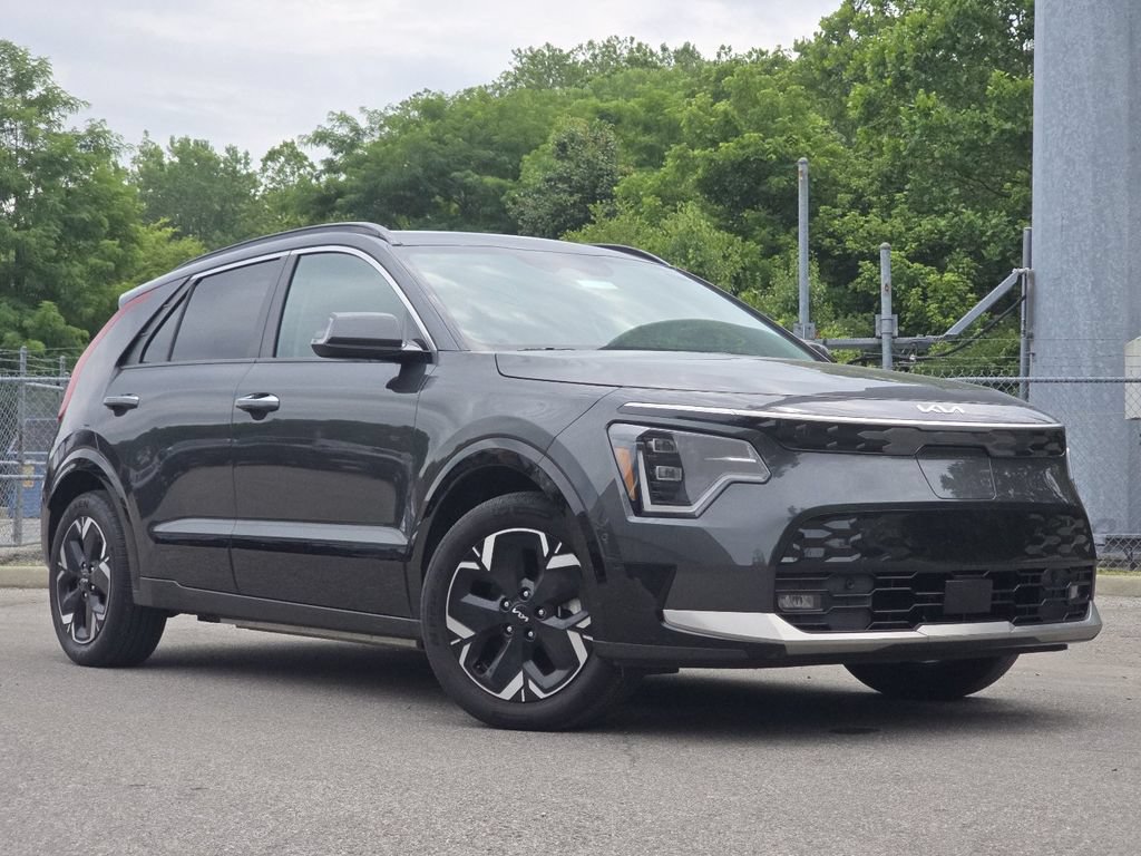Used 2023 Kia Niro Wave w/ Wave Preserve Package FWD image 1