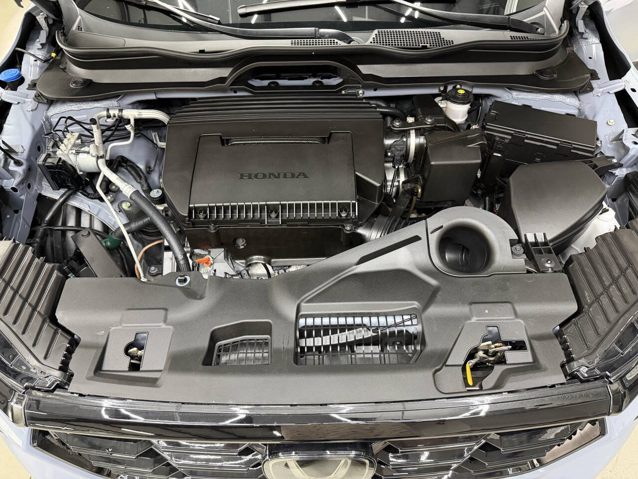 Used 2025 Honda Pilot Sport image 7