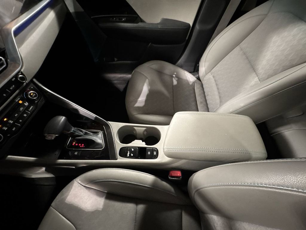 Used 2022 Kia Niro EX image 27