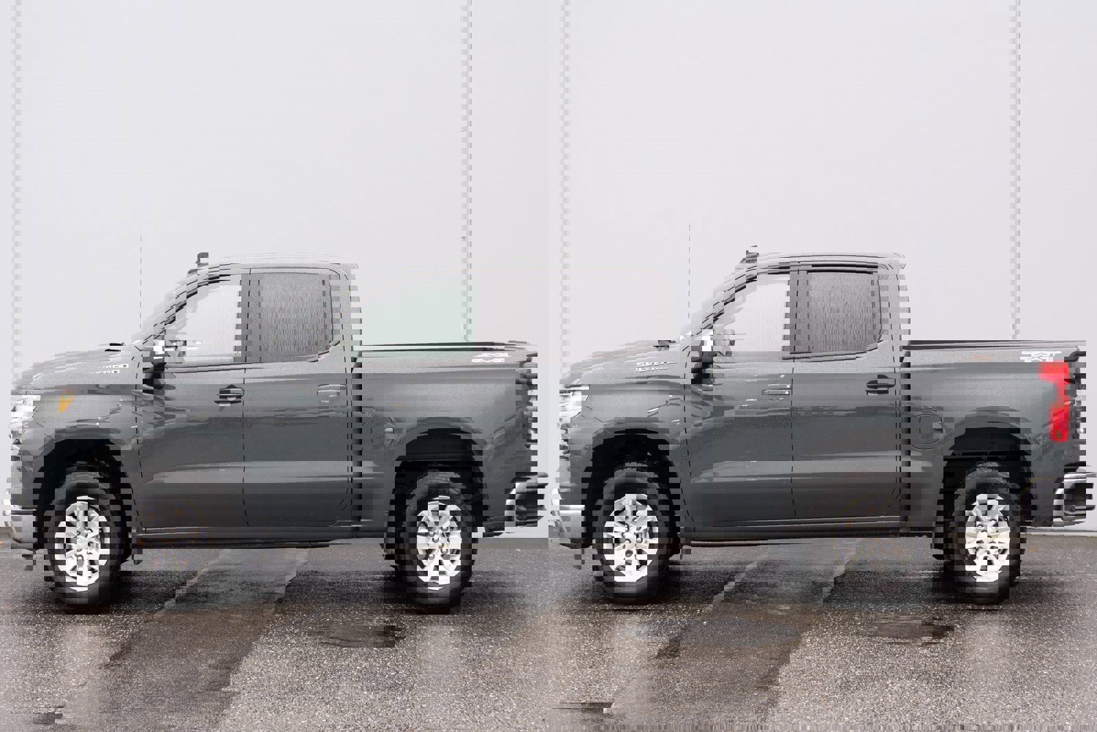 Used 2025 Chevrolet Silverado 1500 LT image 25