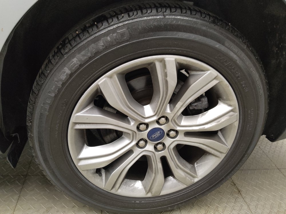 Used 2022 Ford Edge Titanium w/ Equipment Group 301A AWD/4WD image 31