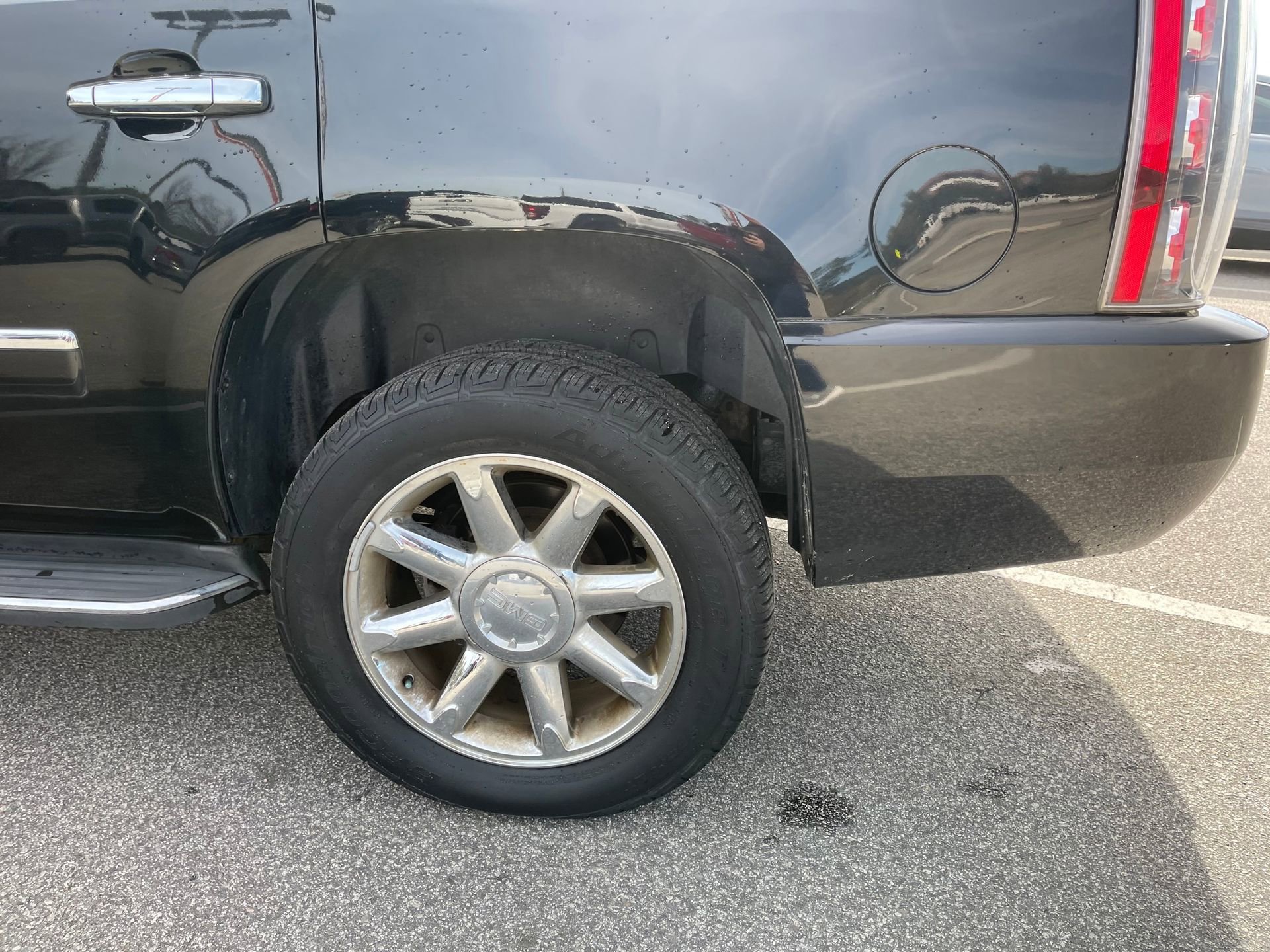 Used 2013 GMC Yukon Denali image 12