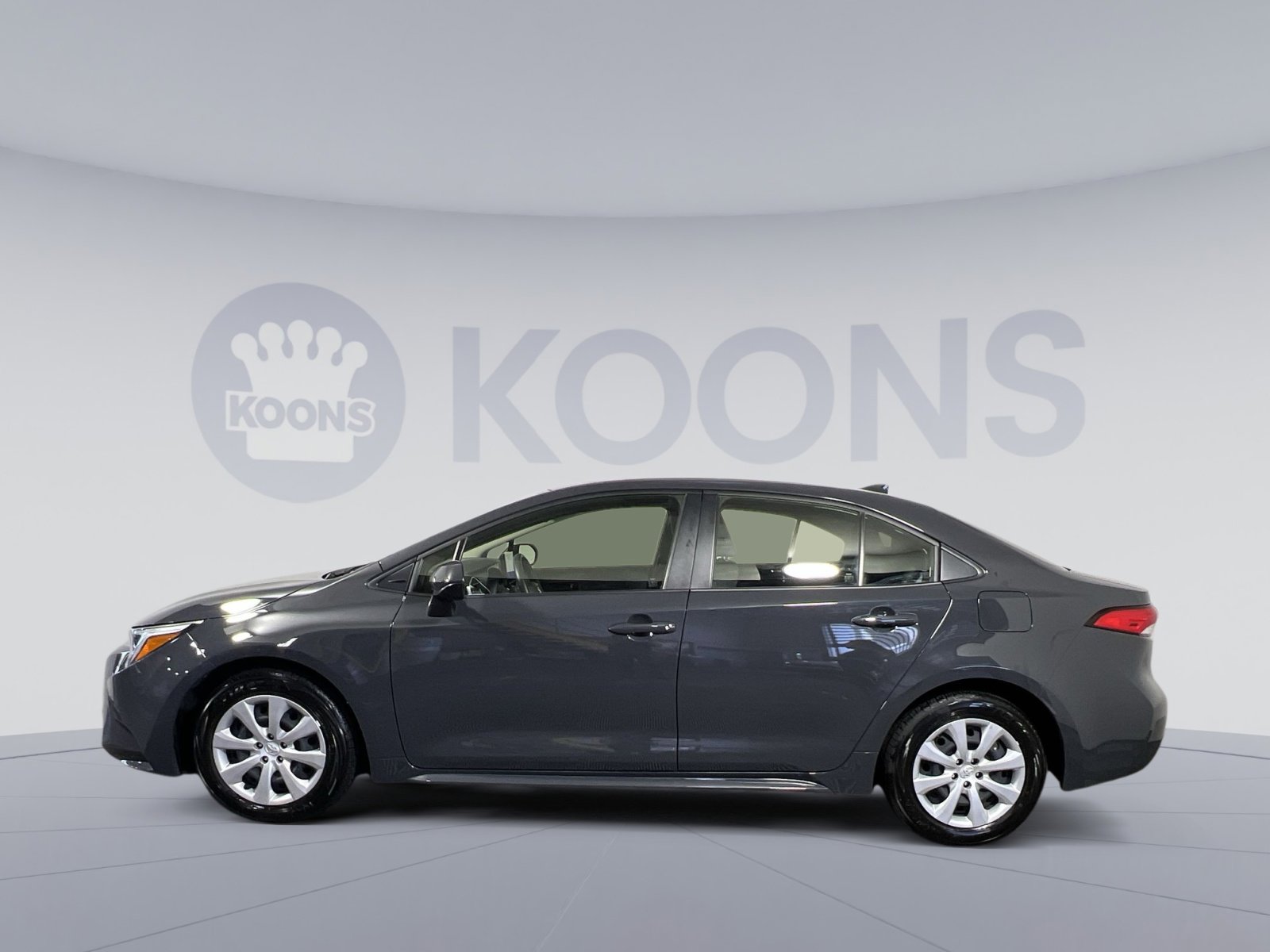 Used 2025 Toyota Corolla LE image 2