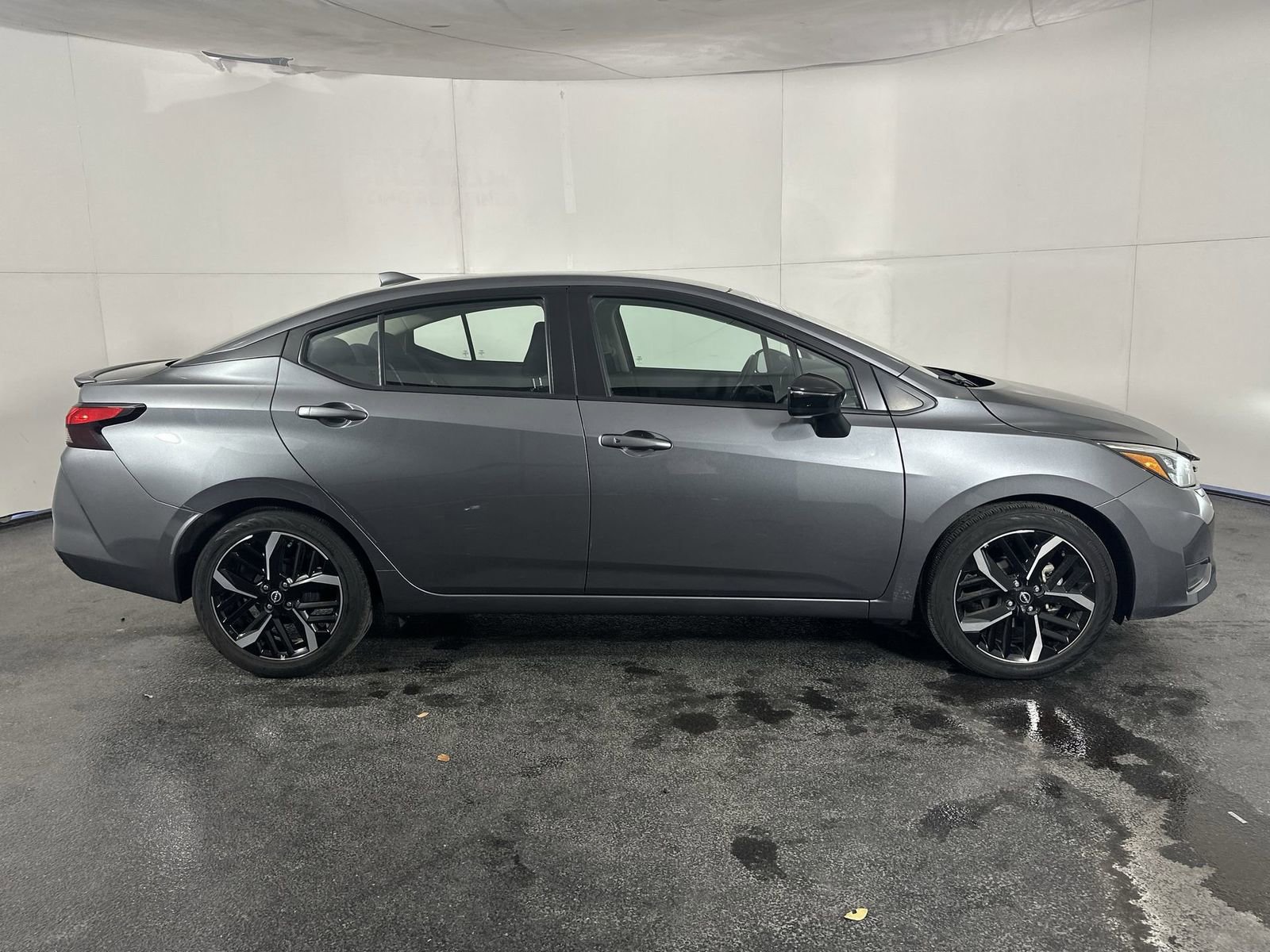 Certified 2024 Nissan Versa SR FWD image 9