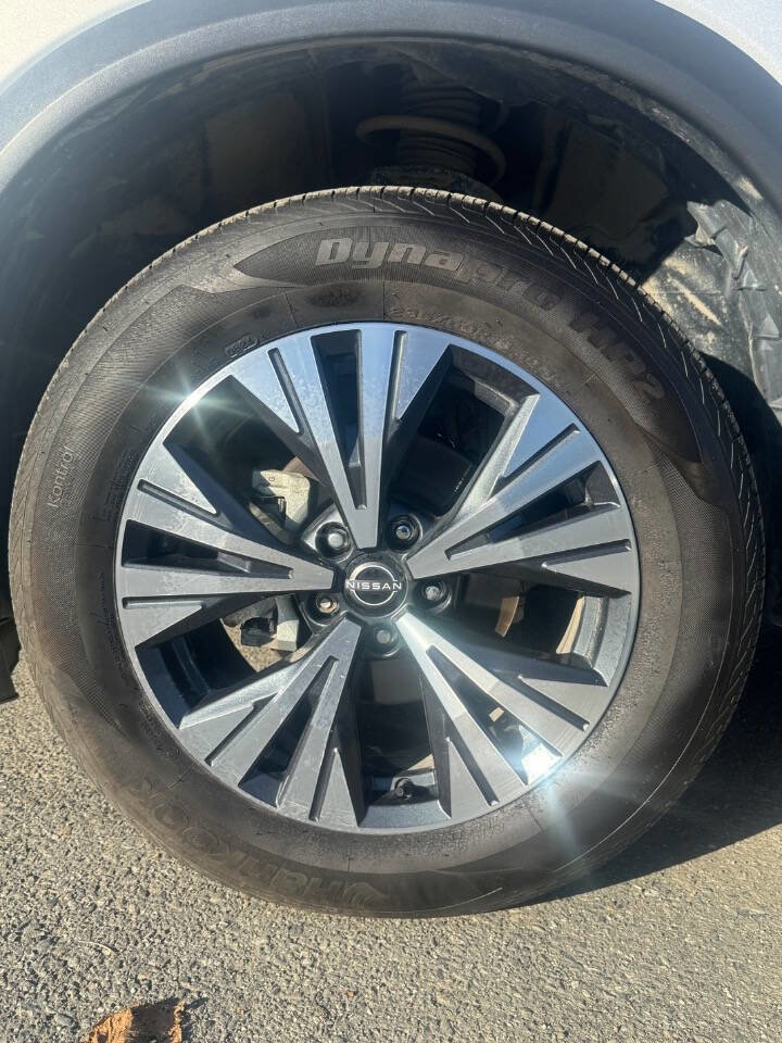 Used 2023 Nissan Rogue SV image 17