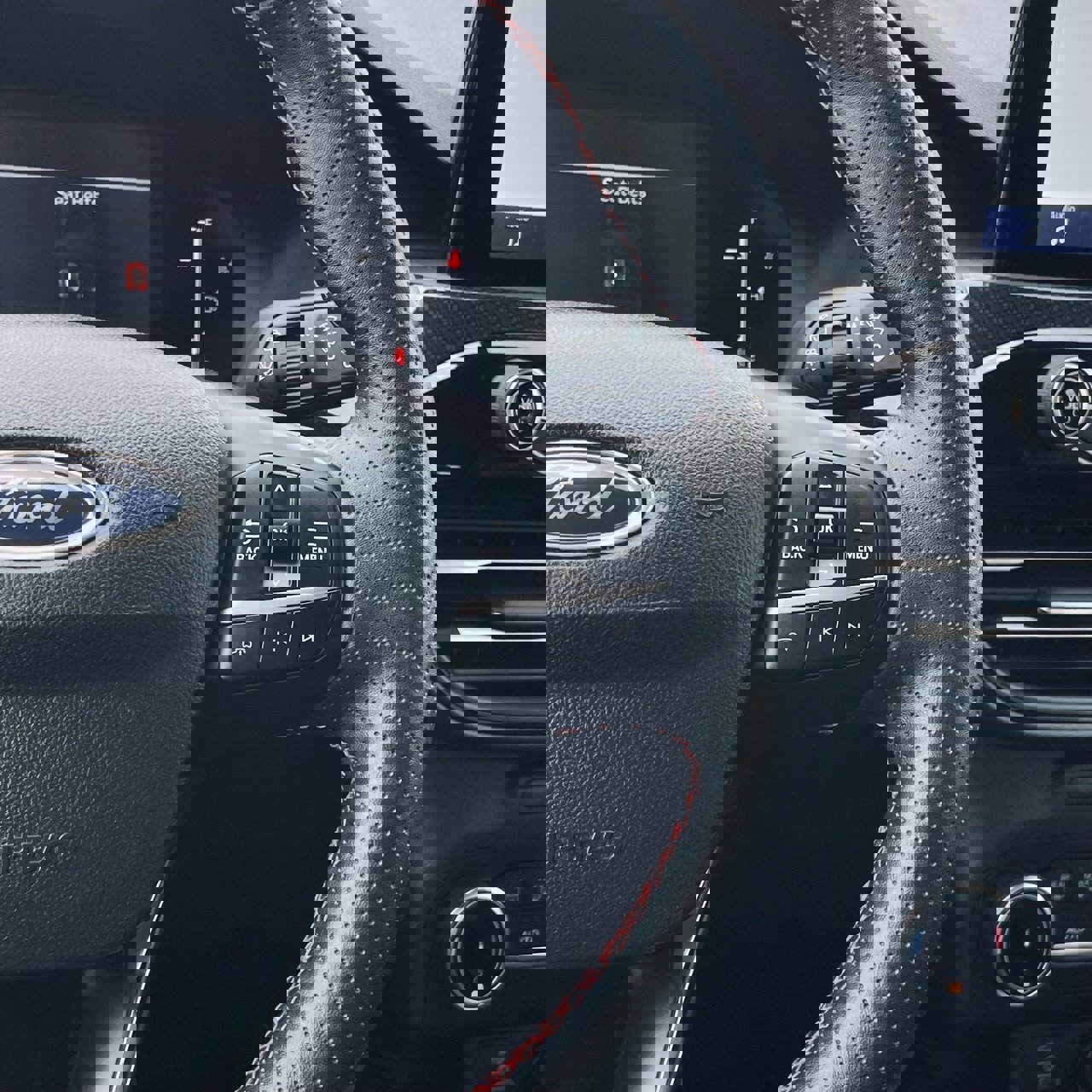 Used 2025 Ford Escape ST-Line image 14