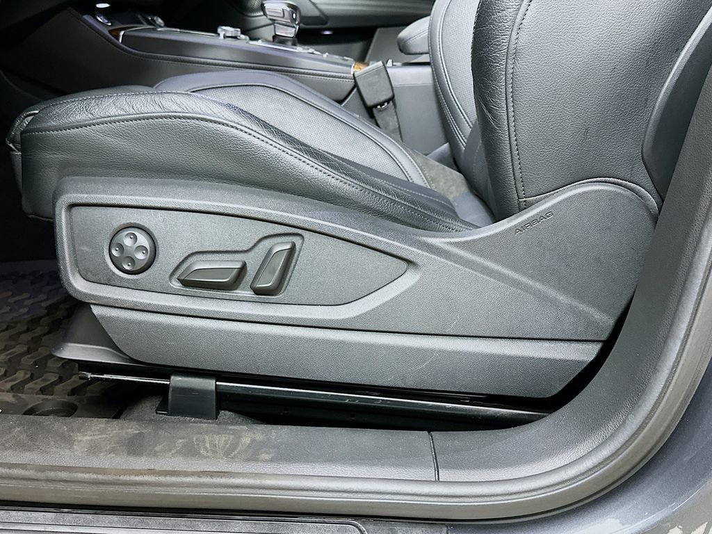 Used 2018 Audi Q5 Prestige w/ Prestige Package image 23
