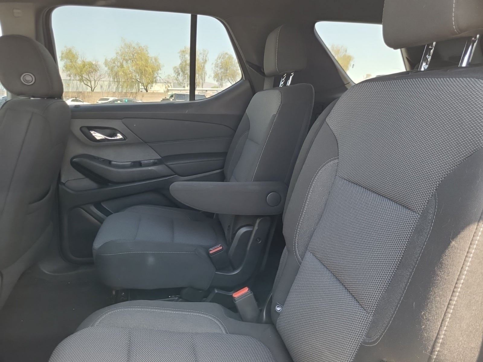 Used 2022 Chevrolet Traverse LT FWD image 13