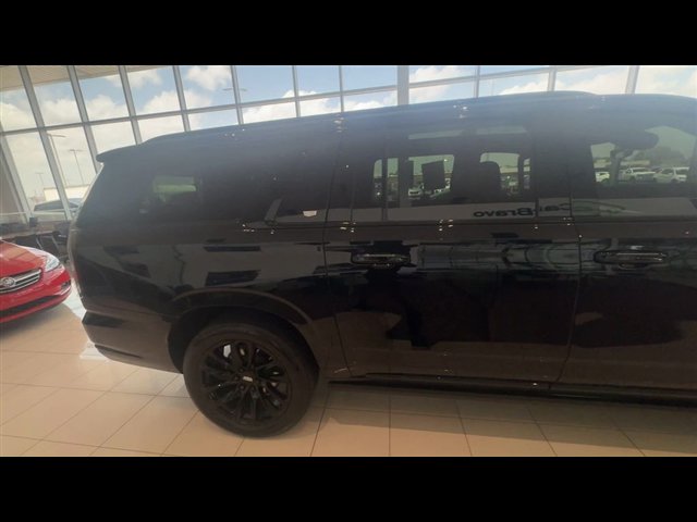 Used 2025 Cadillac Escalade ESV Sport w/ Touring Package AWD/4WD image 9