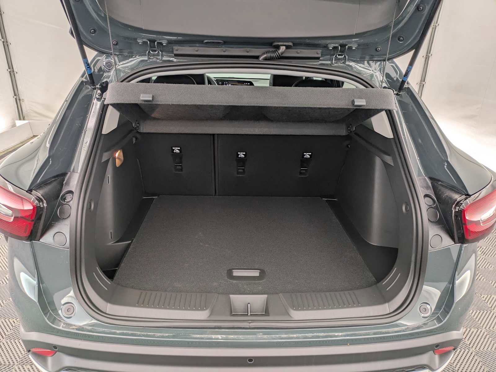 New 2026 Chevrolet Trax LT w/ Driver Confidence Package FWD image 32