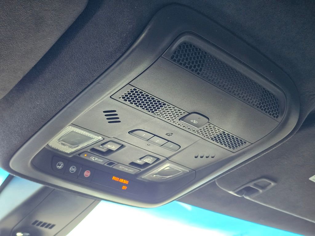 Used 2018 Cadillac XT5 Platinum w/ Driver Assist Package image 32