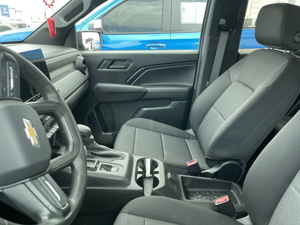 Used 2024 Chevrolet Colorado W/T image 3