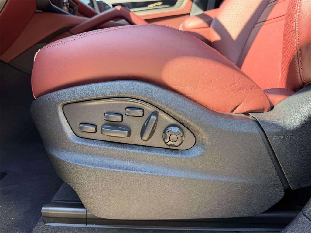 New 2026 Porsche Cayenne Turbo AWD/4WD image 18