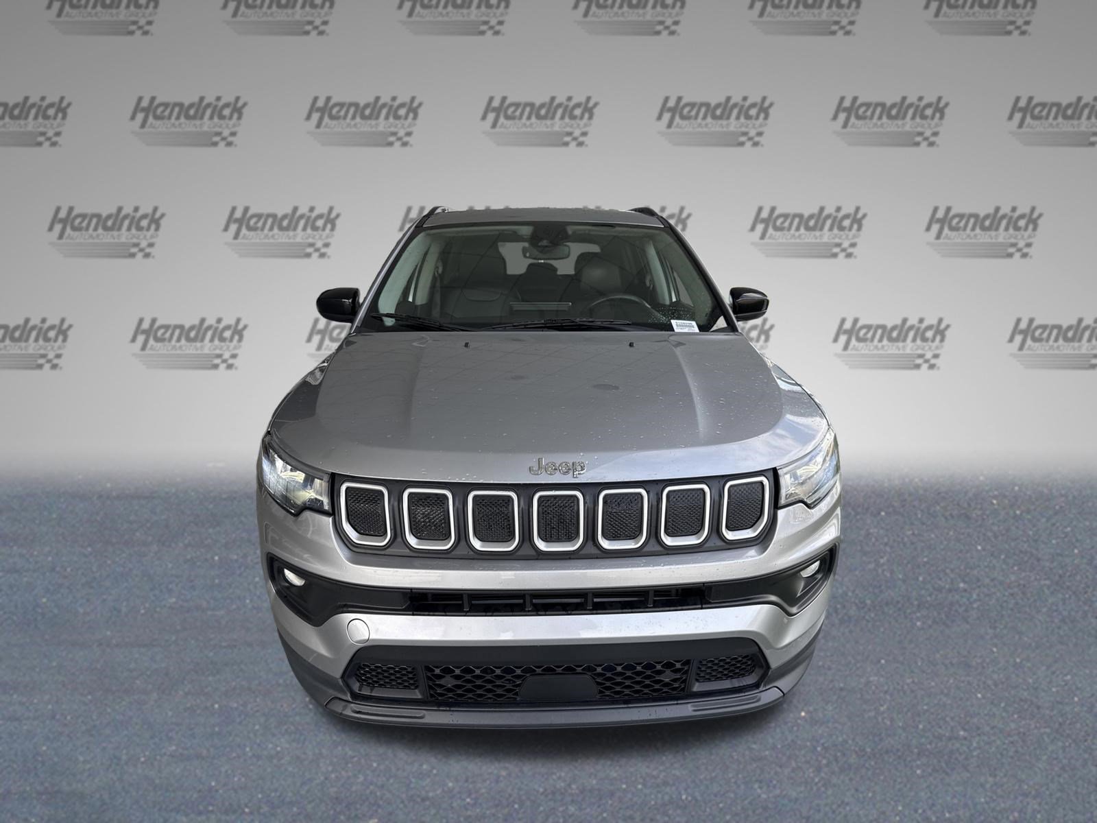 Used 2022 Jeep Compass Latitude image 3