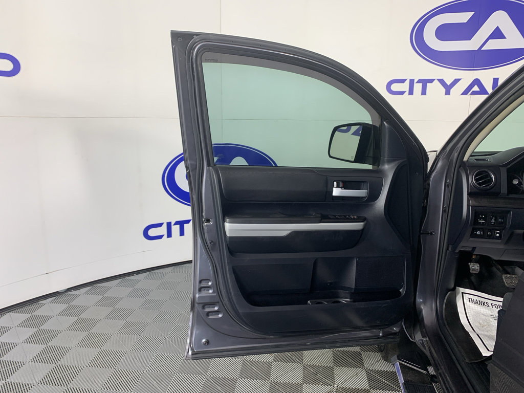 Used 2018 Toyota Tundra SR5 w/ SR5 Upgrade Package AWD/4WD image 13