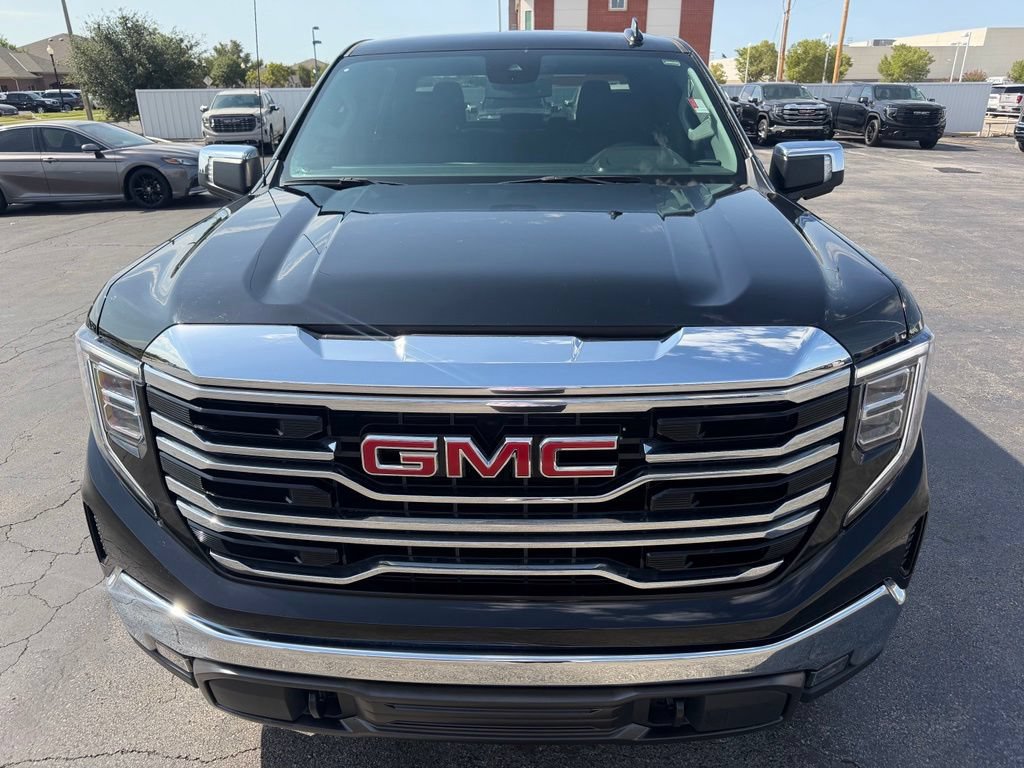 Used 2023 GMC Sierra 1500 SLT w/ SLT Premium Package AWD/4WD image 9