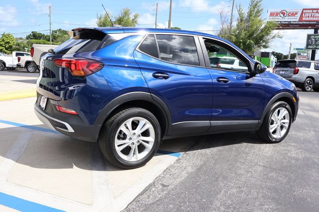 Used 2023 Buick Encore GX Preferred w/ Cold Weather Comfort Package FWD image 8