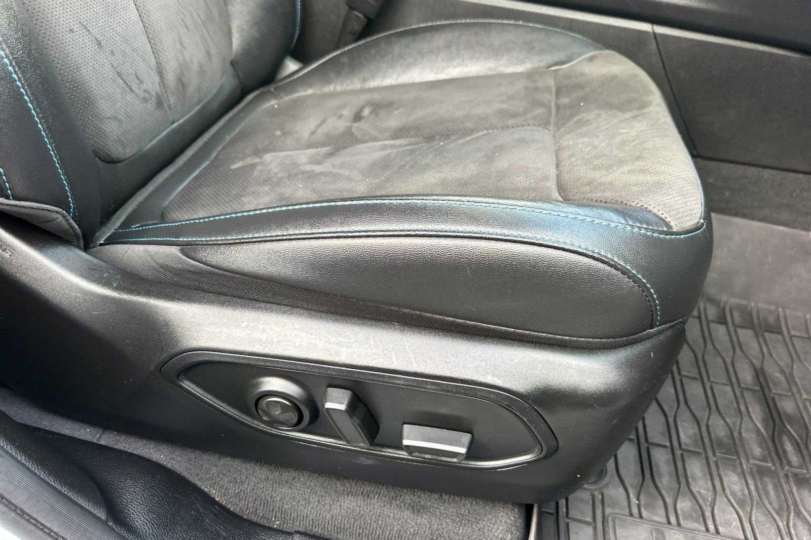 Used 2023 Jeep Grand Cherokee Trailhawk image 24