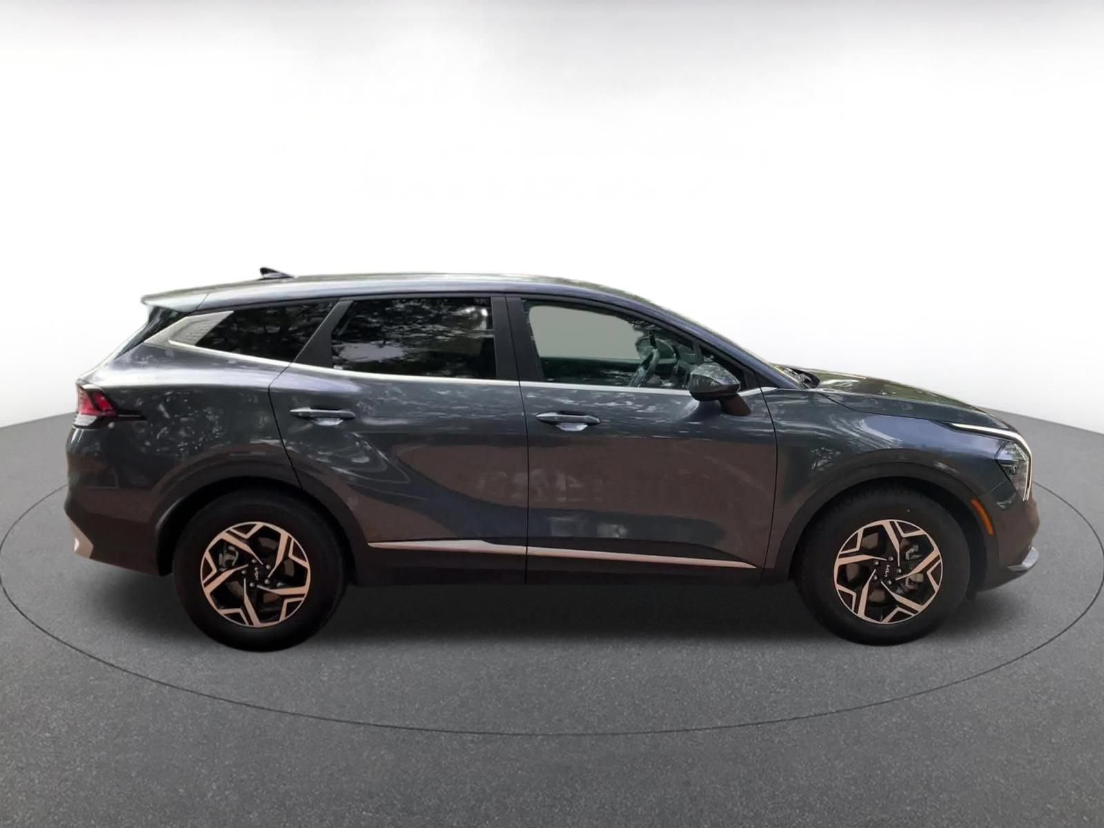 Used 2025 Kia Sportage LX FWD image 16