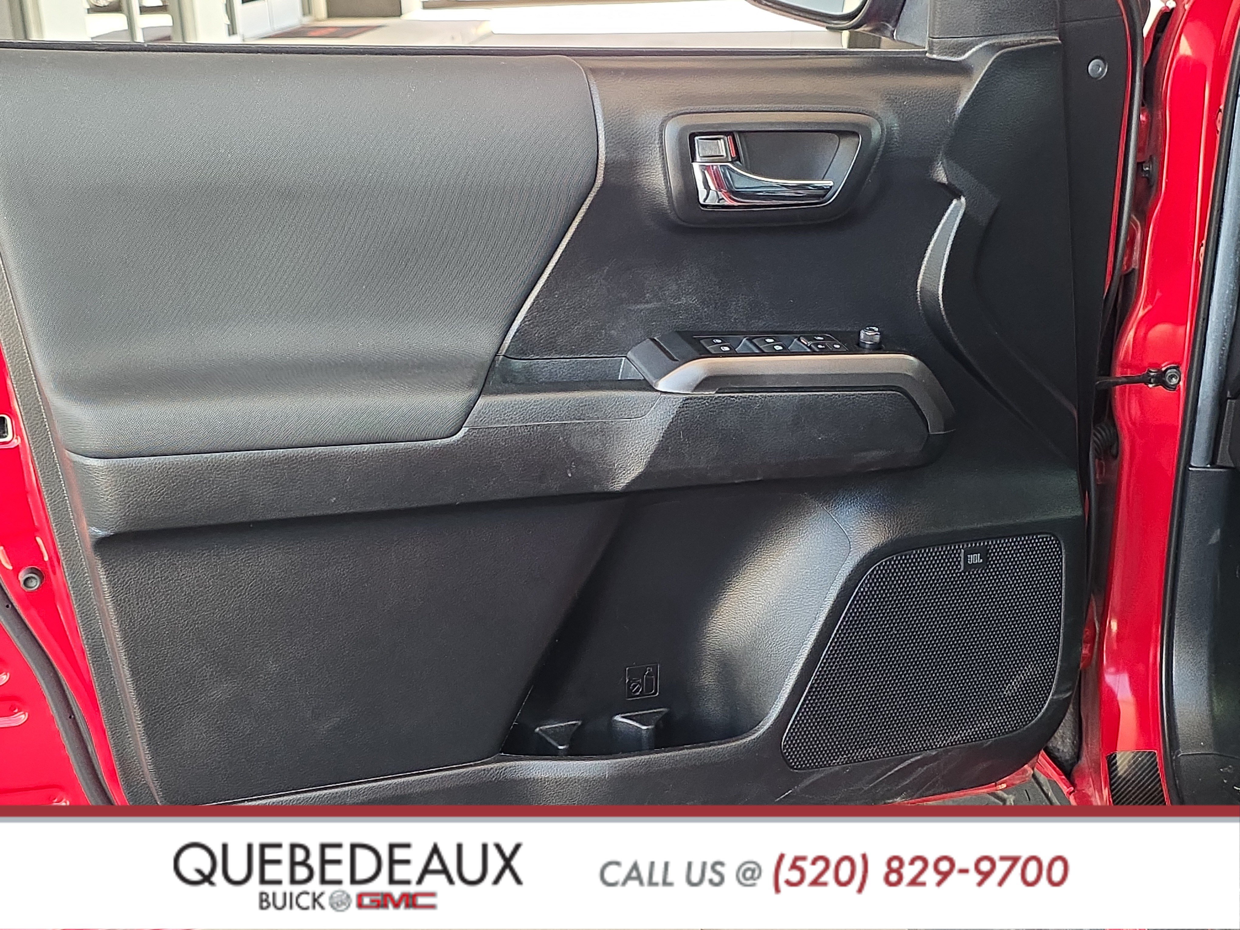 Used 2022 Toyota Tacoma TRD Sport w/ TRD Premium Sport Package AWD/4WD image 9