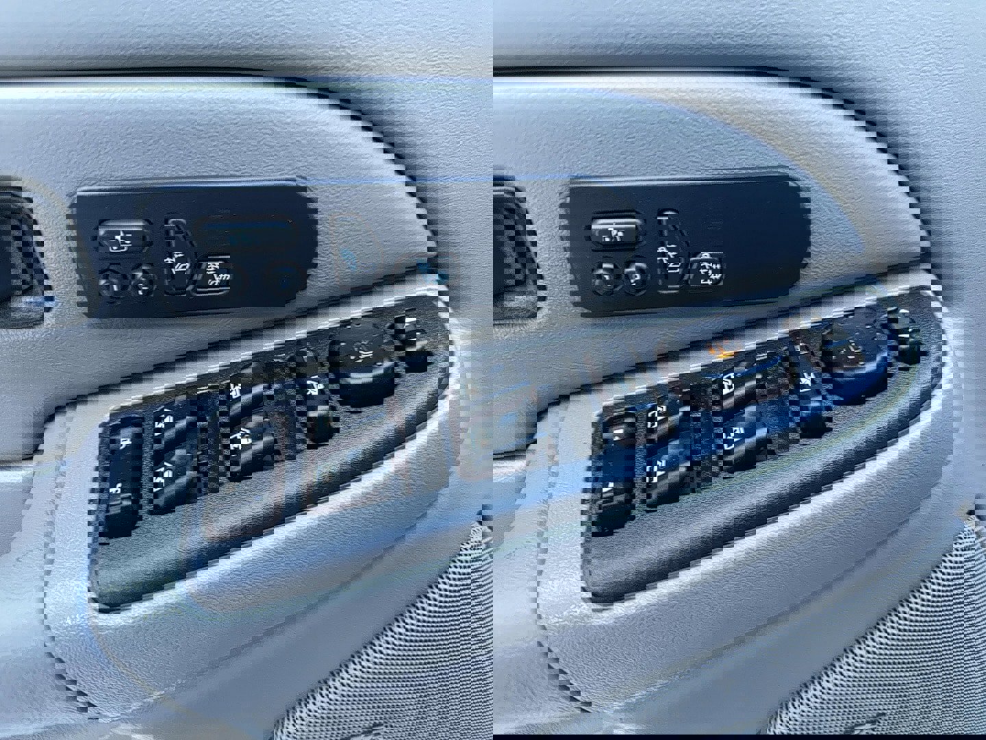 Used 2005 Chevrolet Silverado 2500 LT image 12