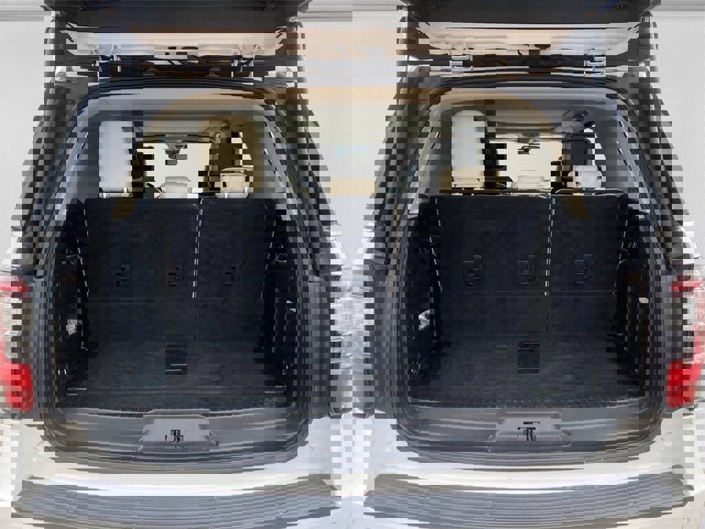 Used 2019 Ford Expedition Platinum image 11