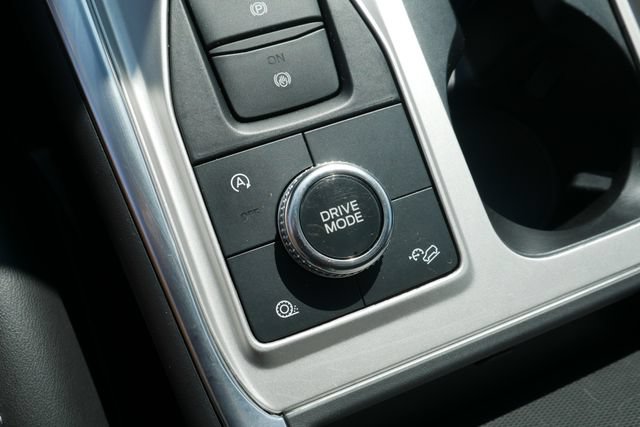 Used 2023 Ford Explorer XLT w/ Equipment Group 202A AWD/4WD image 24