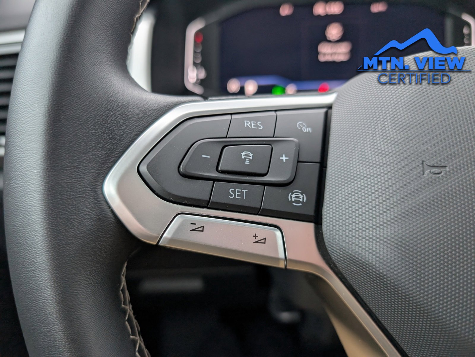 Used 2023 Volkswagen Atlas Cross Sport SE image 22