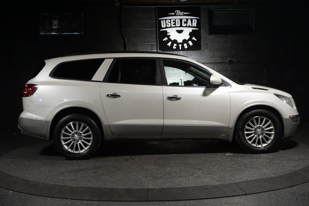 Used 2009 Buick Enclave CXL w/ Entertainment Package #2 image 6
